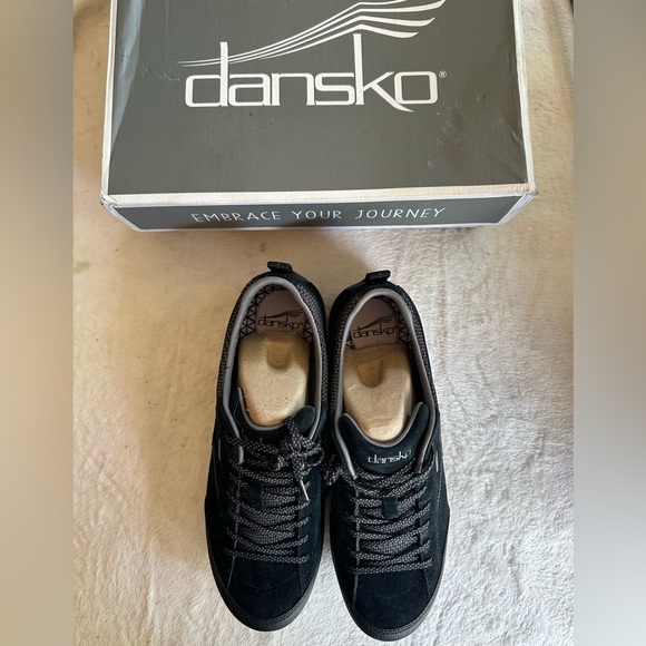 Dansko Shoes - Dansko women’s black suede waterproof outdoor sneaker size (size42) 11.5/12 New